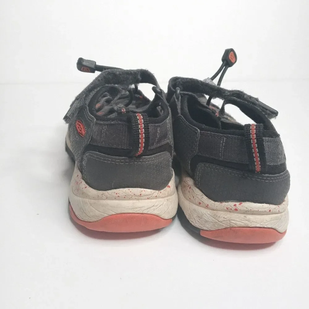 Keen sandals boy size 4